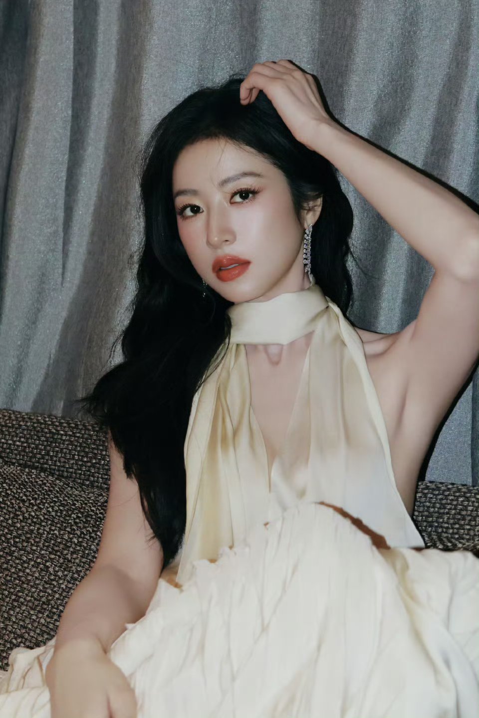 周雨彤～～周雨彤周雨彤明星