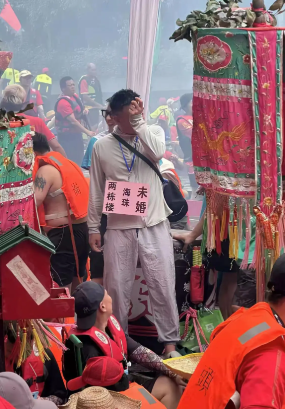 都有两栋楼了，还找不到老婆？