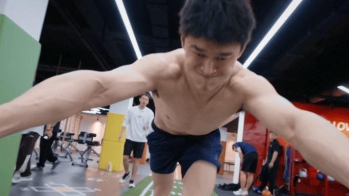孙杨说自己35岁体能不输小孩35岁孙杨正是闯的年纪35岁还能维持优秀的体能水