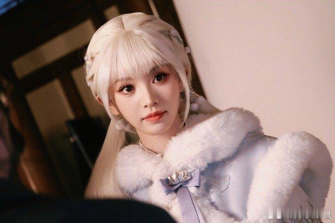 田曦薇白发公主好美😍