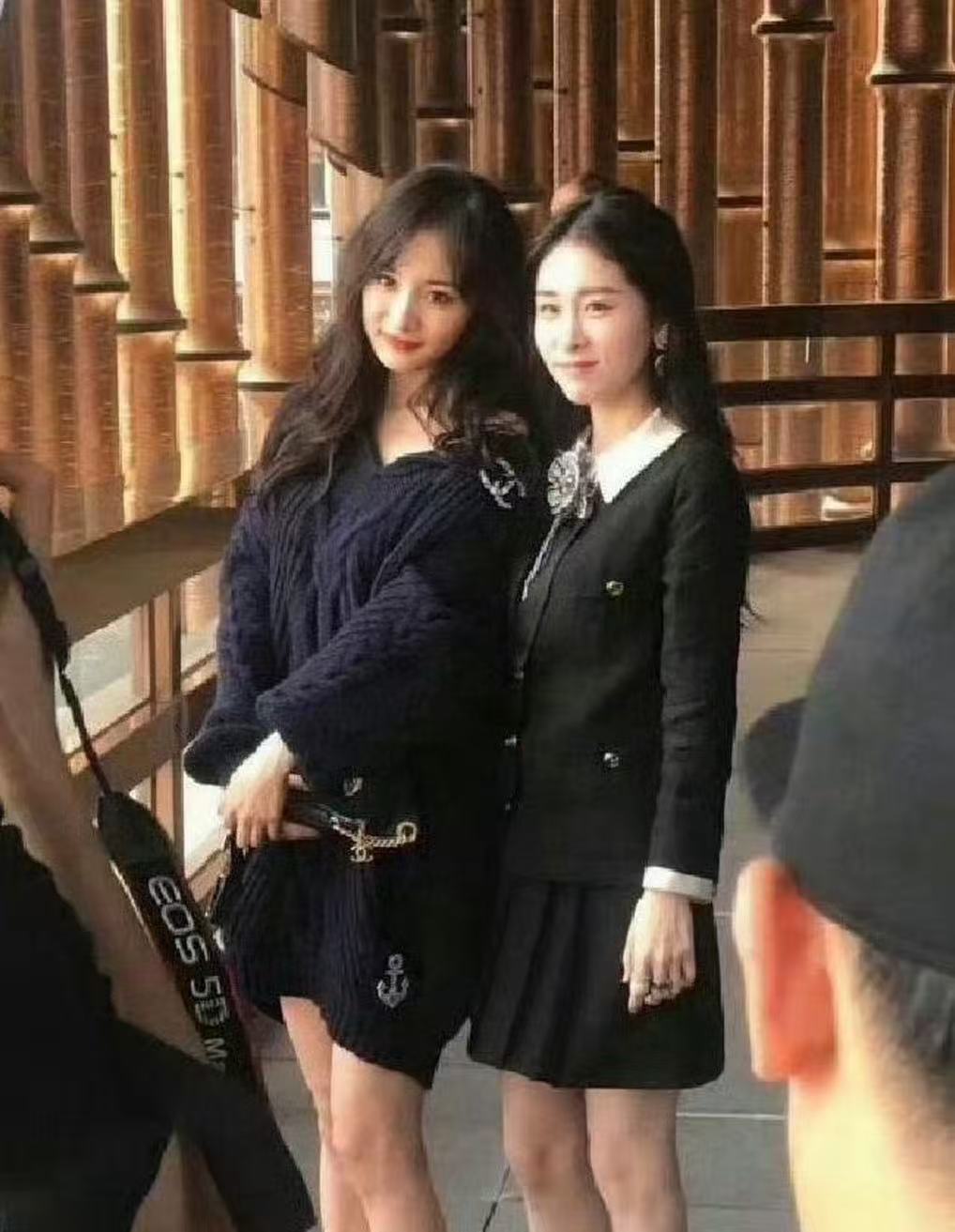 杨幂开车都能出神图，终于知道了杨幂以前为什么叫杨不修，拍出的生图根本不用修