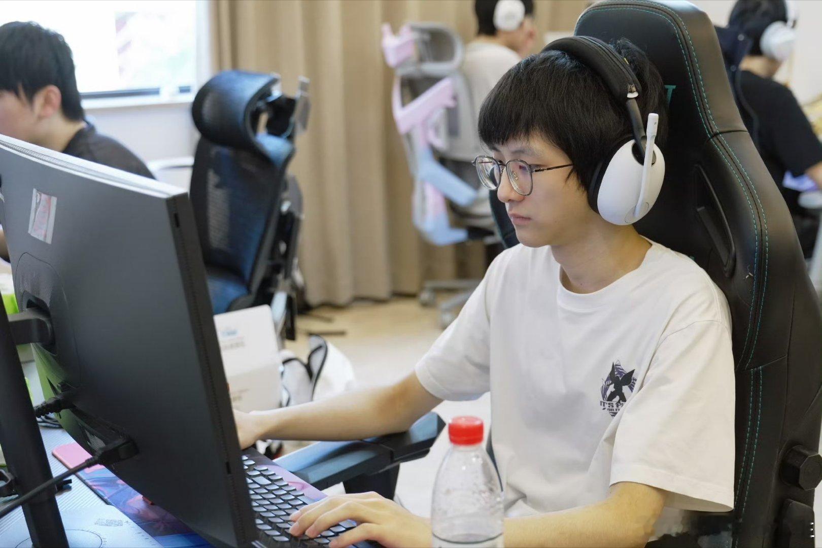 这次S16世界赛卡了多少签证了！教练、选手、解说！如果成绩不好，大家轻点喷！36