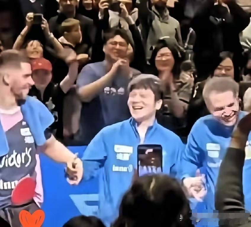 樊振东去德国萨尔布鲁肯队并不是去打工，俱乐部在欧冠赢了冠军庆祝的时候，队长弗朗西