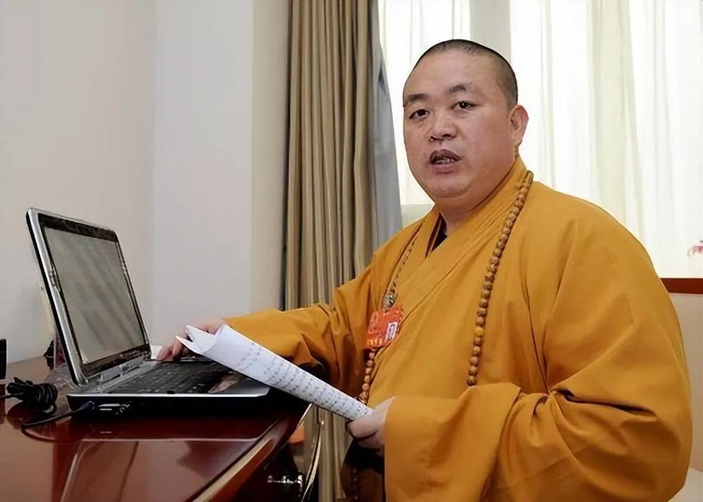 释永信落幕，给所有普通人的终极启示：人这一生，最忌贪心不足释永信24年牢狱