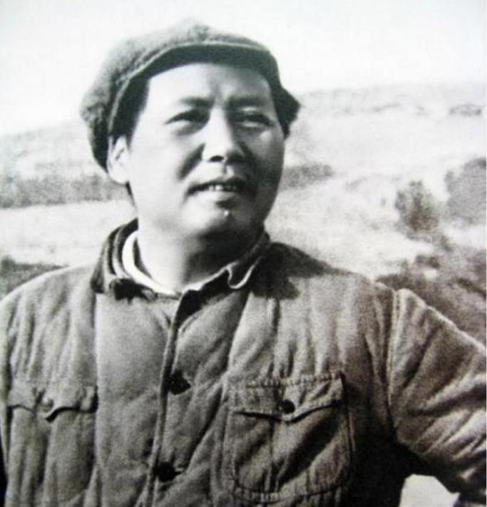 1947年5月21日，冀东军分区的代表团在柴胡栏子村休整时遇袭，五名高级干部当场