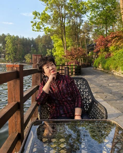 已经66岁了，每天都过着混吃等死的日子，虽然什么都不缺，身体也没啥大毛病，但活着