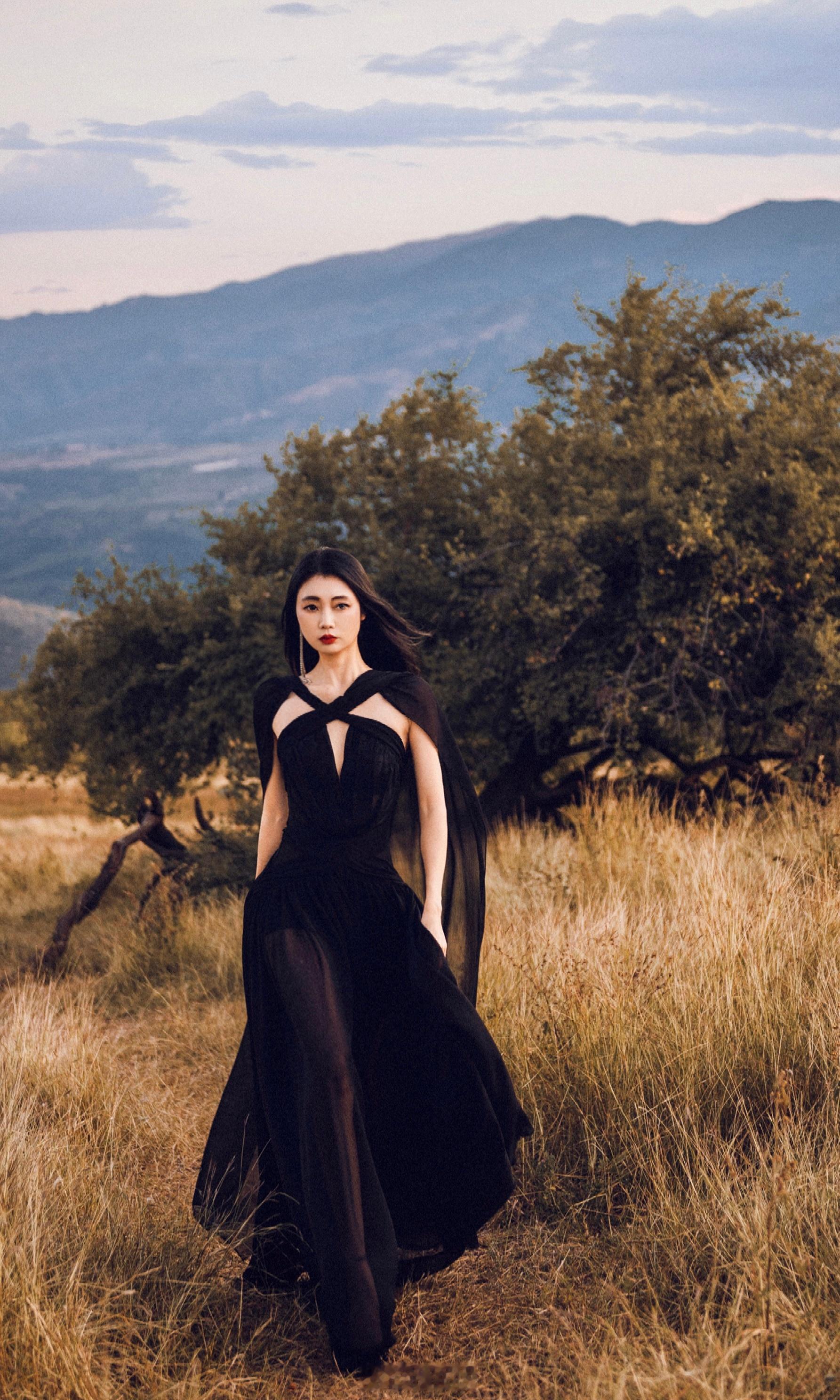 山野为幕风作序章在四下无人的旷野中野才是灵魂的底色山野