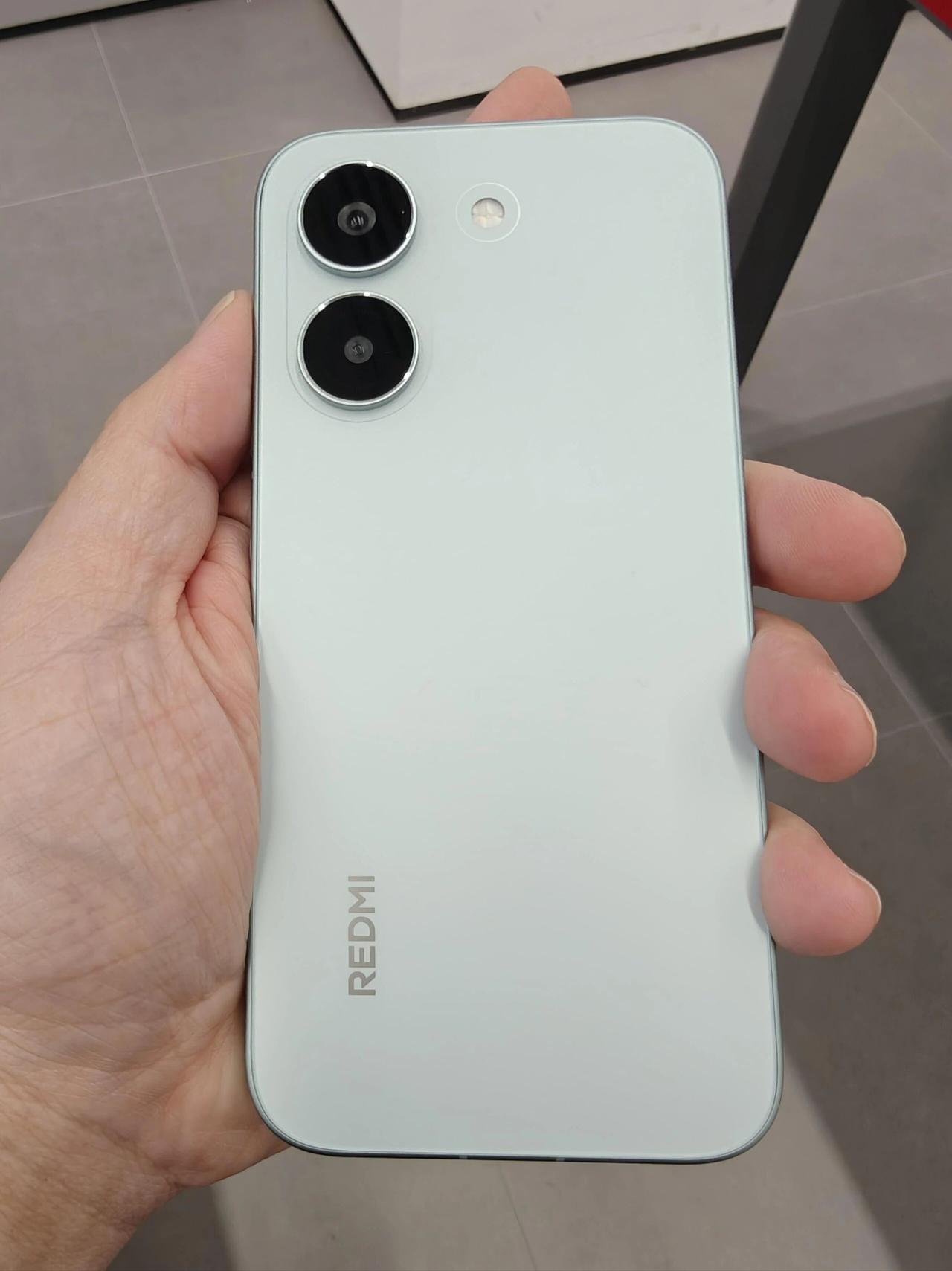 Redmi红米Turbo5上手体验，说说小编的真实感受最近粮厂出的新机每个系列都