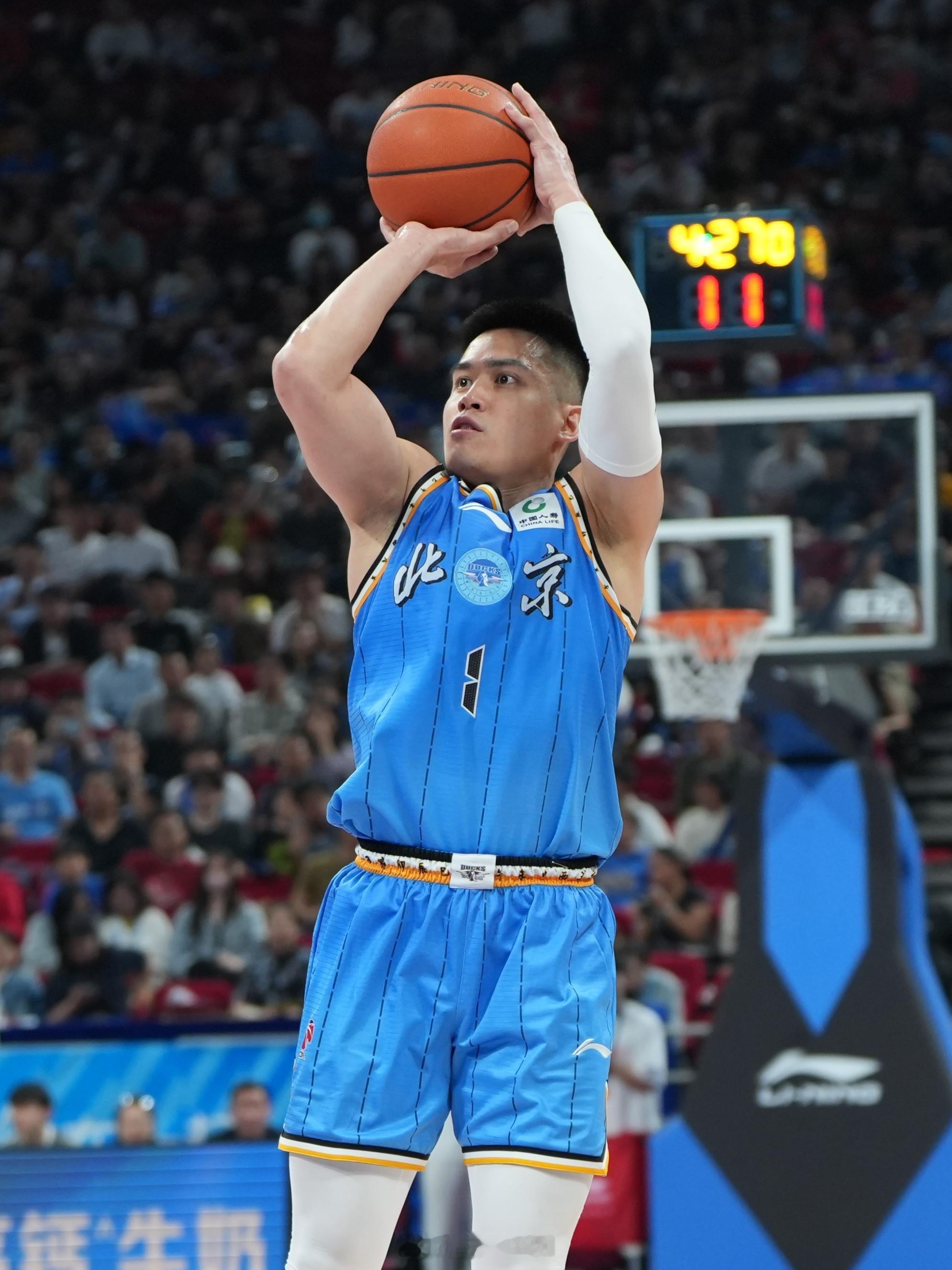 CBA常规赛奖项公布ai用我的底图，做的还挺帅！