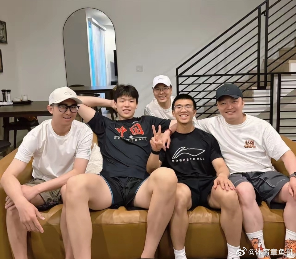 网传杨瀚森翻译刘禹铖入职开拓者教练组，是谣言！​刘禹铖本人回应：自己仍做翻译和日