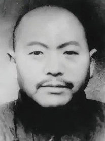 1951年，大汉奸黄标被判死刑，到了刑场，黄标却很不甘心：“我每个月给新四军送了