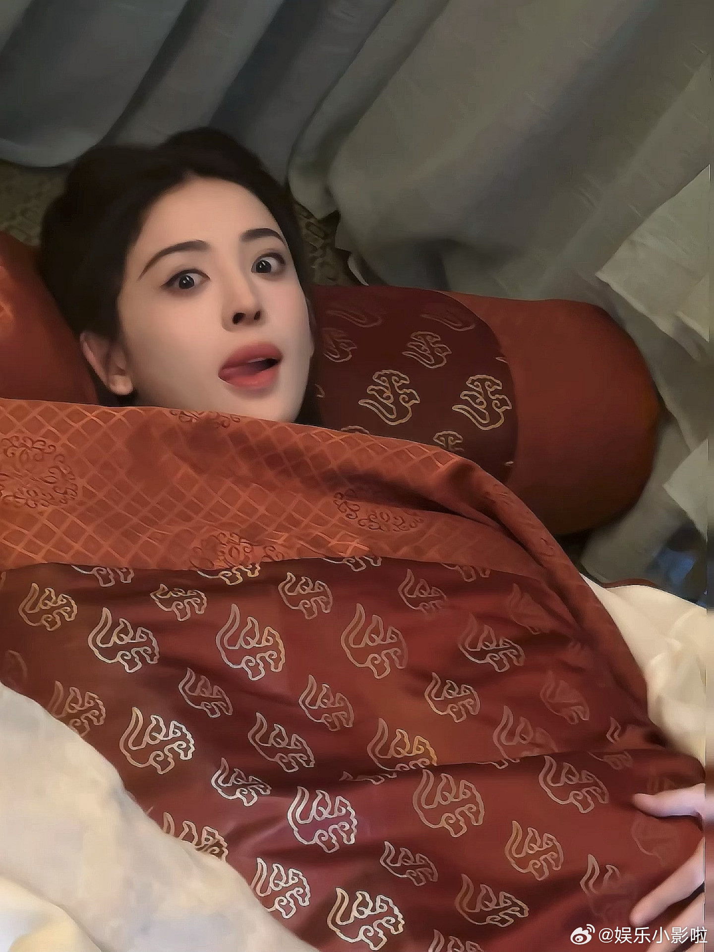 娜扎诠释的《玉茗茶骨》女茶王荣善宝，从古装造型到人物设定都无可挑剔！高智商应对各