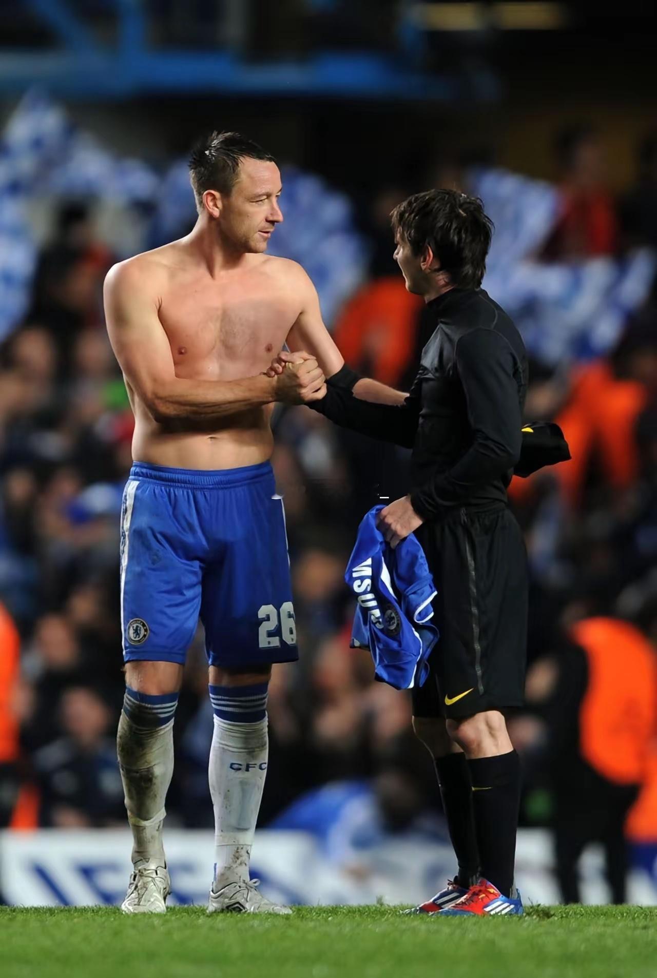 切尔西旧将特里表示，梅西是他见过的最谦卑的球星。当年在巴萨和切尔西的欧冠比赛前，