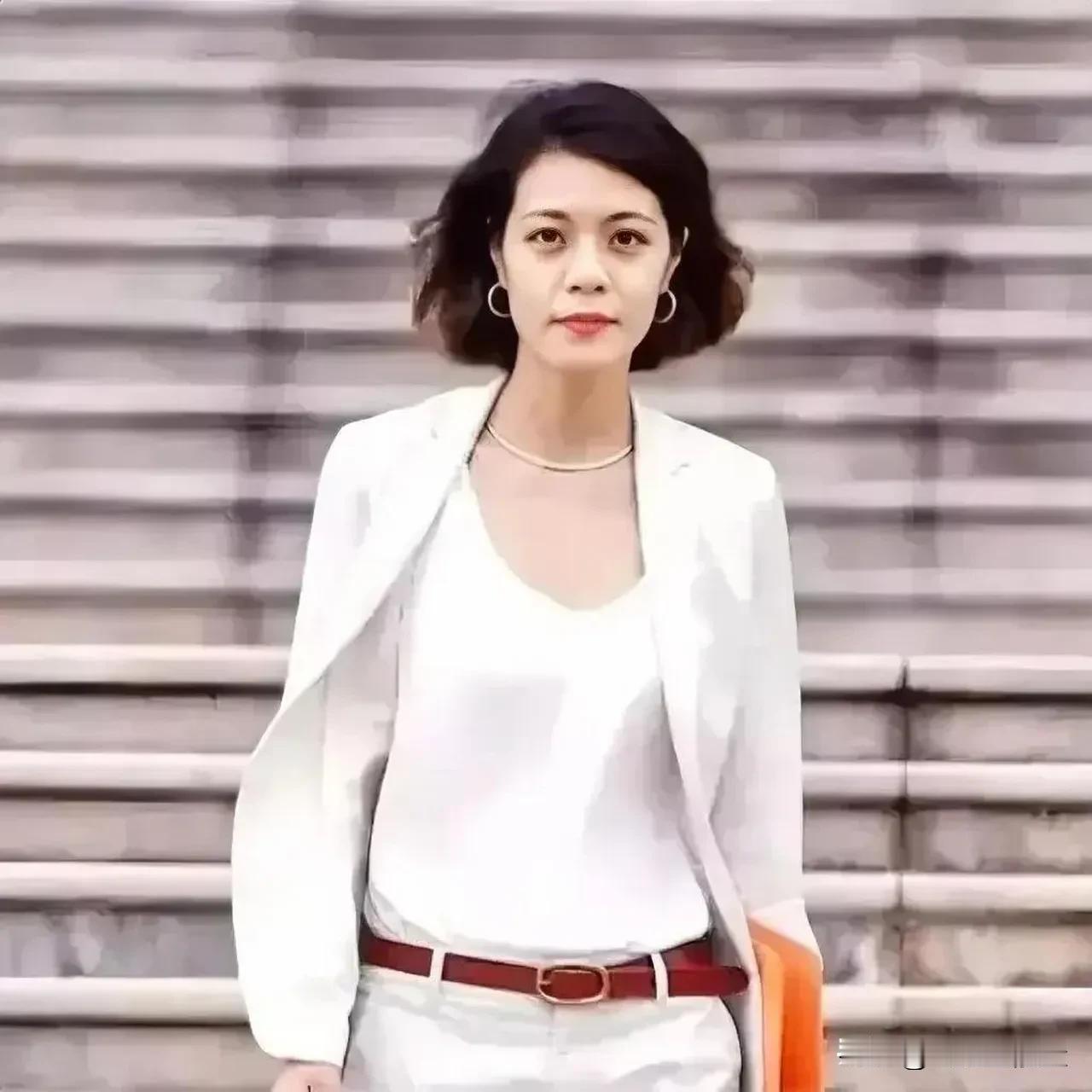 复旦icon教授陈果icon说：“把钱看的高于一切的人，一定是个无情的人，为了