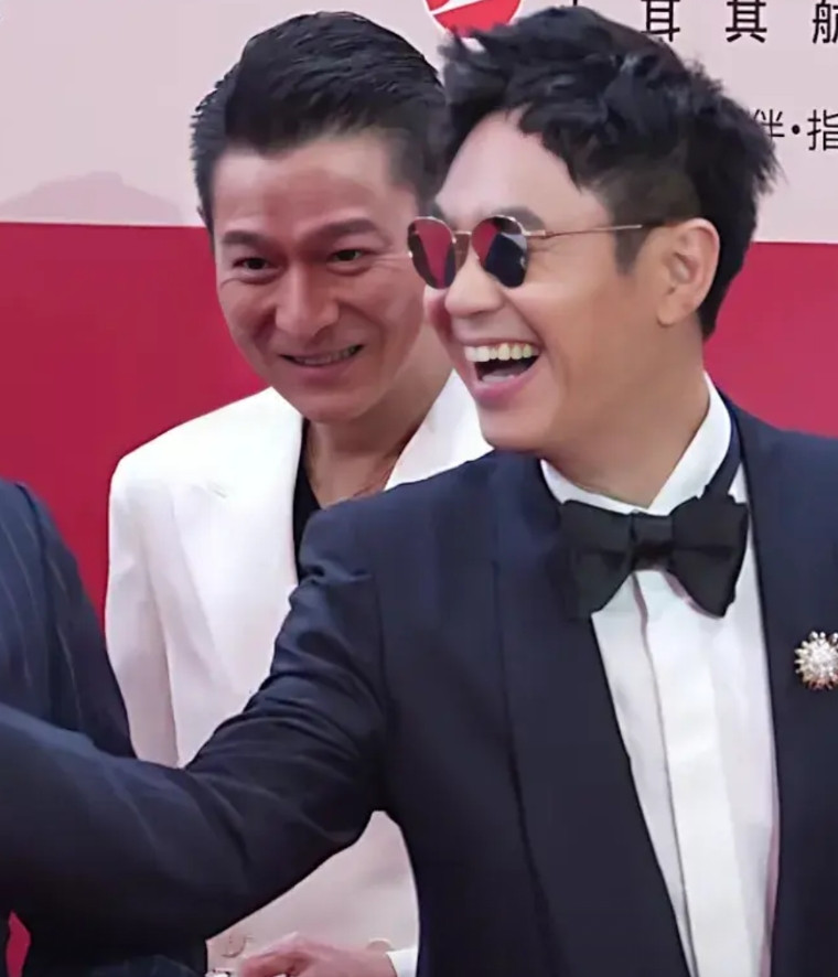 大鹏现在是真牛逼了，都当刘德华的导演了杨幂最喜欢刘德华杨幂就是情商智商都高