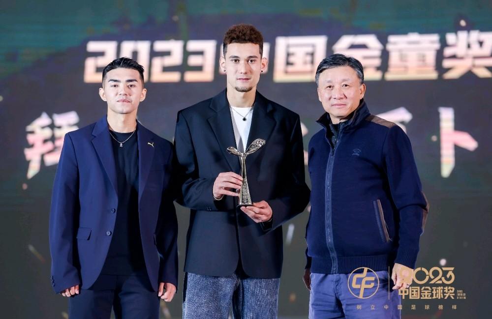 拜合拉木有多么神奇！看看他的奇葩数据：本赛季代表深圳出场19次，0球0助攻。