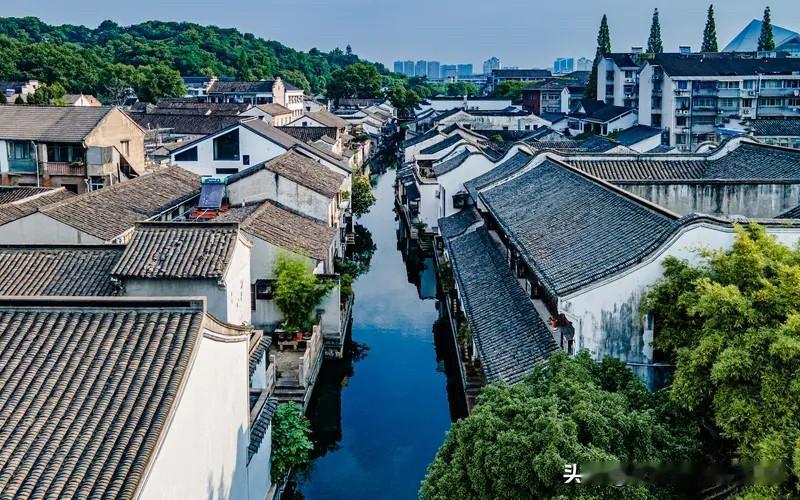 绍兴楼市这几年也是美美的降了一波。绍兴楼市在2022年到2026年的时候。绍