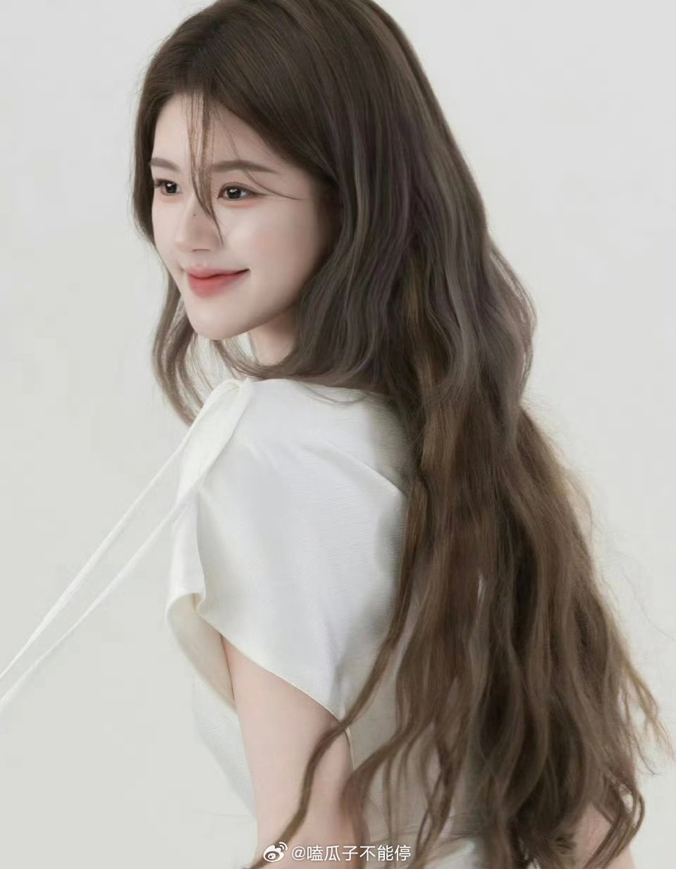 赵露思长发真的好美