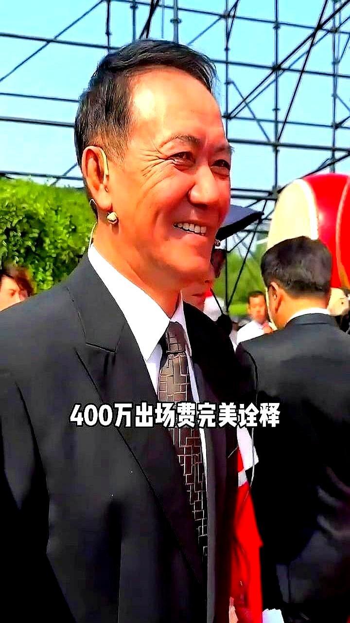 许君聪这一百万，花得比谁都不冤。《罚罪2》里他演反派罗博，喜剧演员彻底换了张