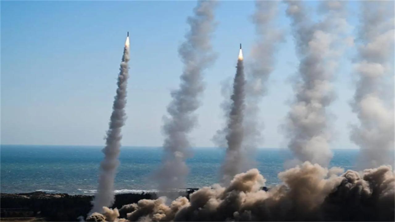 解放军无预告行动！海空力量直扑台岛，用行动证明一件重要的事东部战区一声令下，