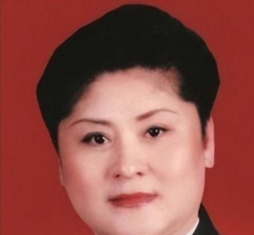 1988年，一名少女被三个壮汉强行送上了一辆出租车，没想到，那辆轿车的驾驶员立刻