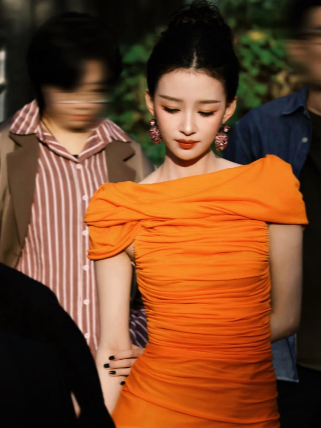 前夫哥估计现在多少有点感慨了！她如今状态真的很在线，颜值、身材都保持得很不错，整