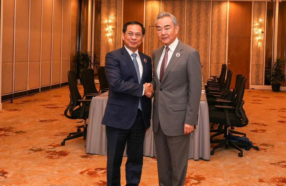 “中国和越南谈妥了！”当地时间7月10日，外交部长王毅在吉隆坡会见越南副总理兼外