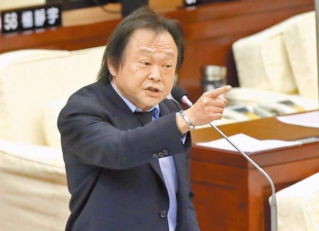 法庭泪崩博同情？“民进党”立伟王世坚一句话戳破真相：被判17年重刑的柯文哲，近来