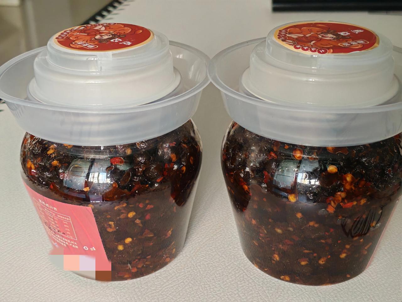 我婆婆在网上抢购了两缸子豆豉到货后傻眼了11月9日，早上她电话给我说，在直播