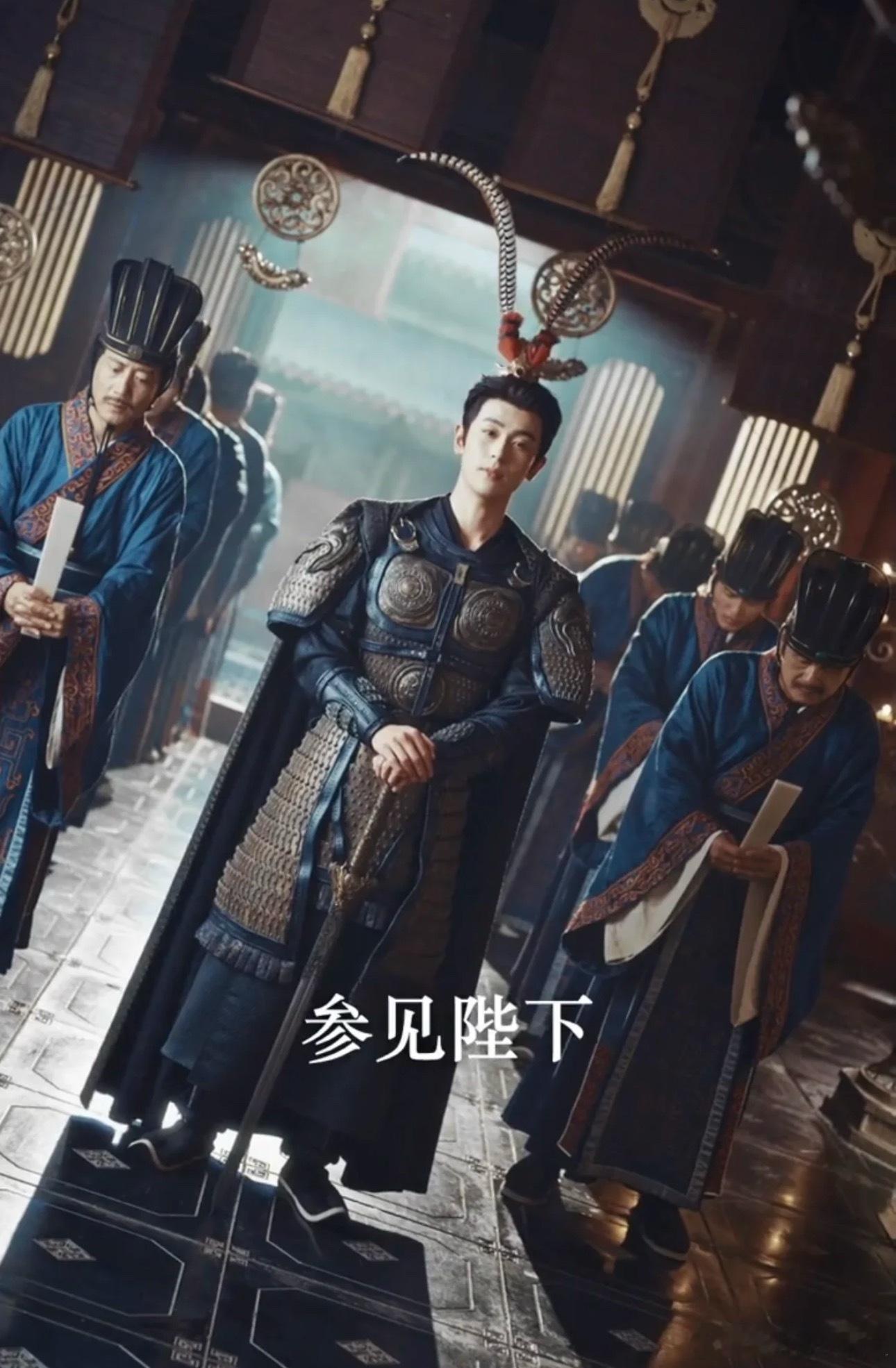 远看以为是张凌赫​​​