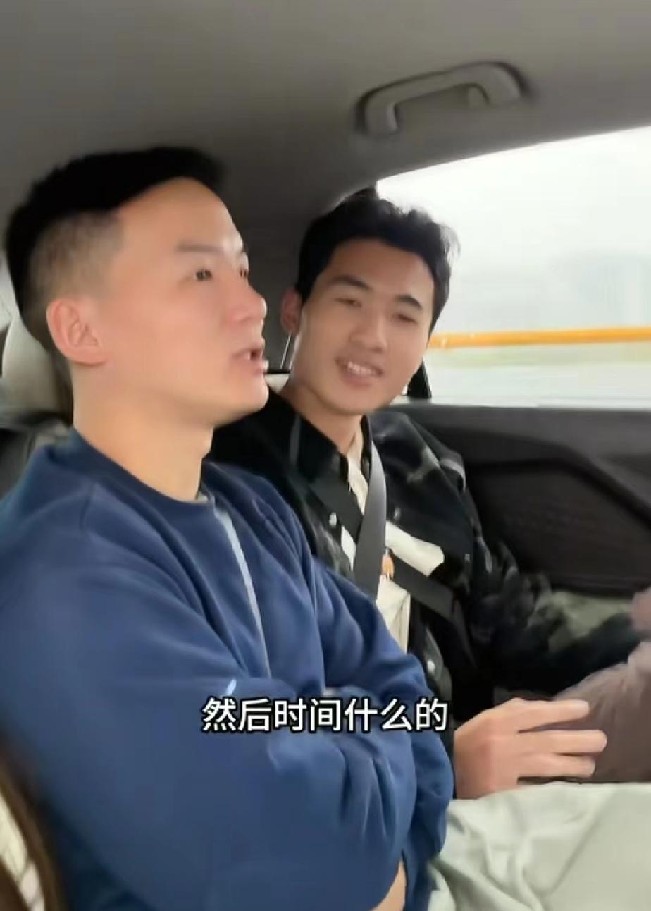 海军的嘴巴都笑的合不拢了，泼天的富贵终于轮到他了，他熬出头了。谢浩男准备用海