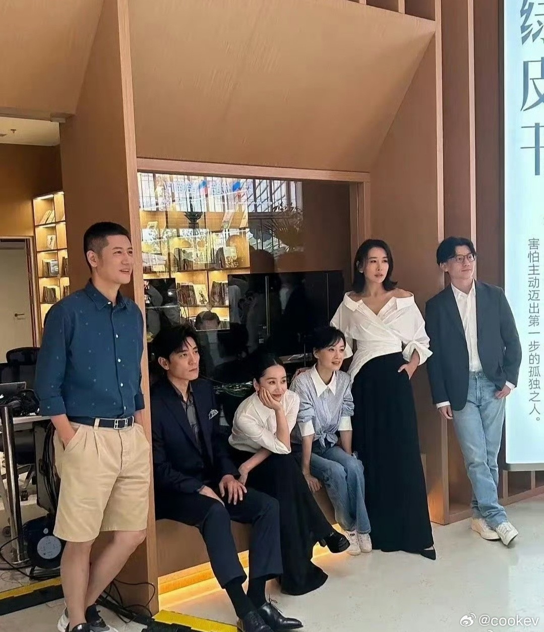 李光洁年轻时候电视上看着也巨帅，当然了现在也帅