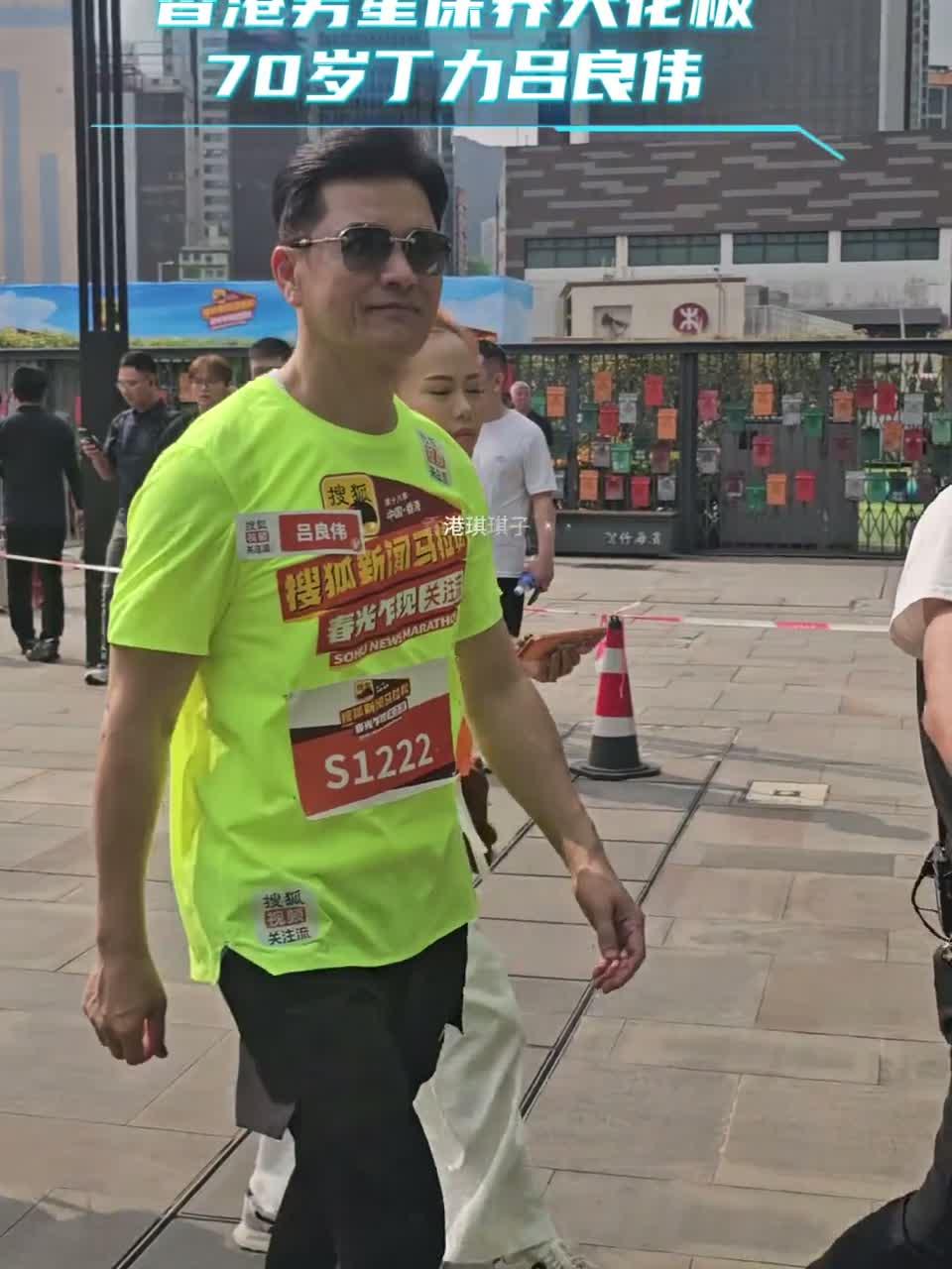 吕良伟曾自述：“我都70岁了，既没有三高，也没有大肚腩，状态就跟40岁的人一样。