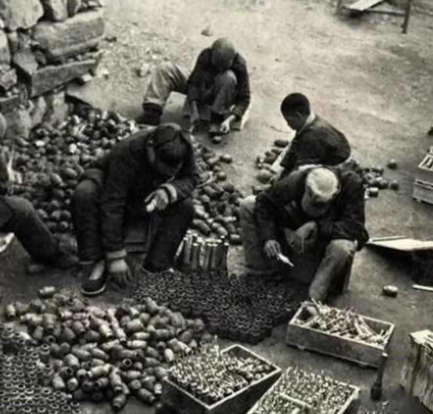 1944年，八路军兵工厂因为缺黄铜，无法生产子弹，一个农民知道后，便来到根据地，