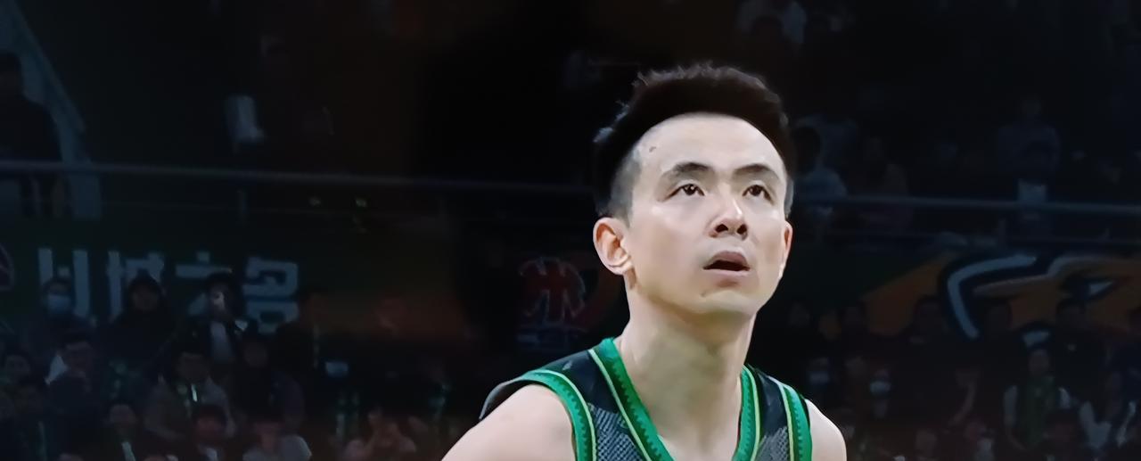 杜峰今晚可能开始后悔了，今晚看完辽宁全运会男篮与四川全运会男篮的比赛，广东拼多多
