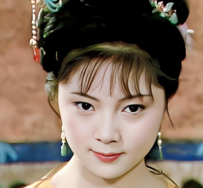 被钗粉吹上天的薛宝钗，其实就是个丫头，还是贱籍。贾母说，几两银子买来的丫头，