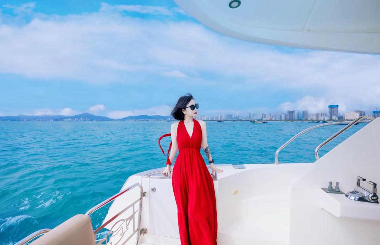 爸爸和妈妈掉海里了爸爸上来了海里还有谁