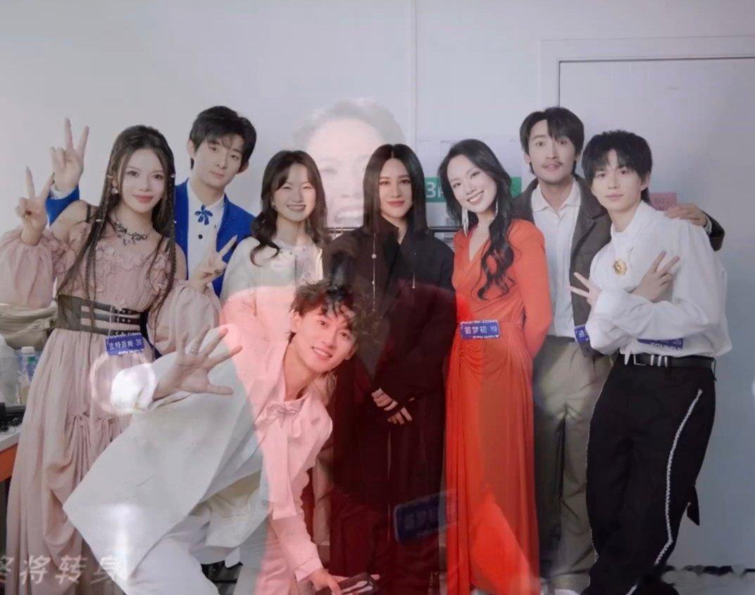 尚雯婕严选声鸣远扬尚雯婕的“严选清单”藏着宝藏！从评审到亲自选选手，她眼光独到