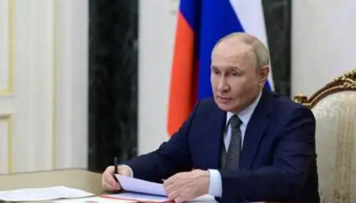 俄中之间的石油交易，突然爆出个大新闻，有贸易商偷偷透露，俄罗斯给中国的石油价格，