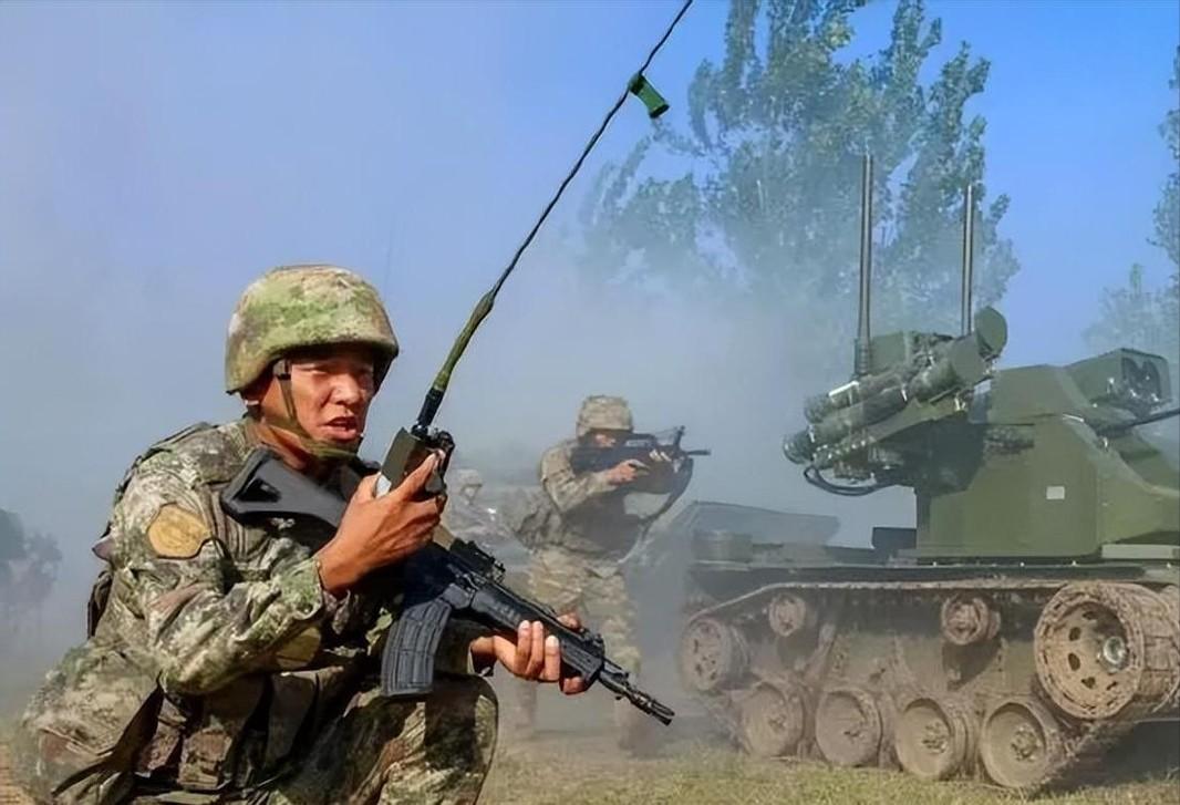 解放军的“致命短板”，已经突破！美军最担心的事要来了解放军曾长期被外界看作是