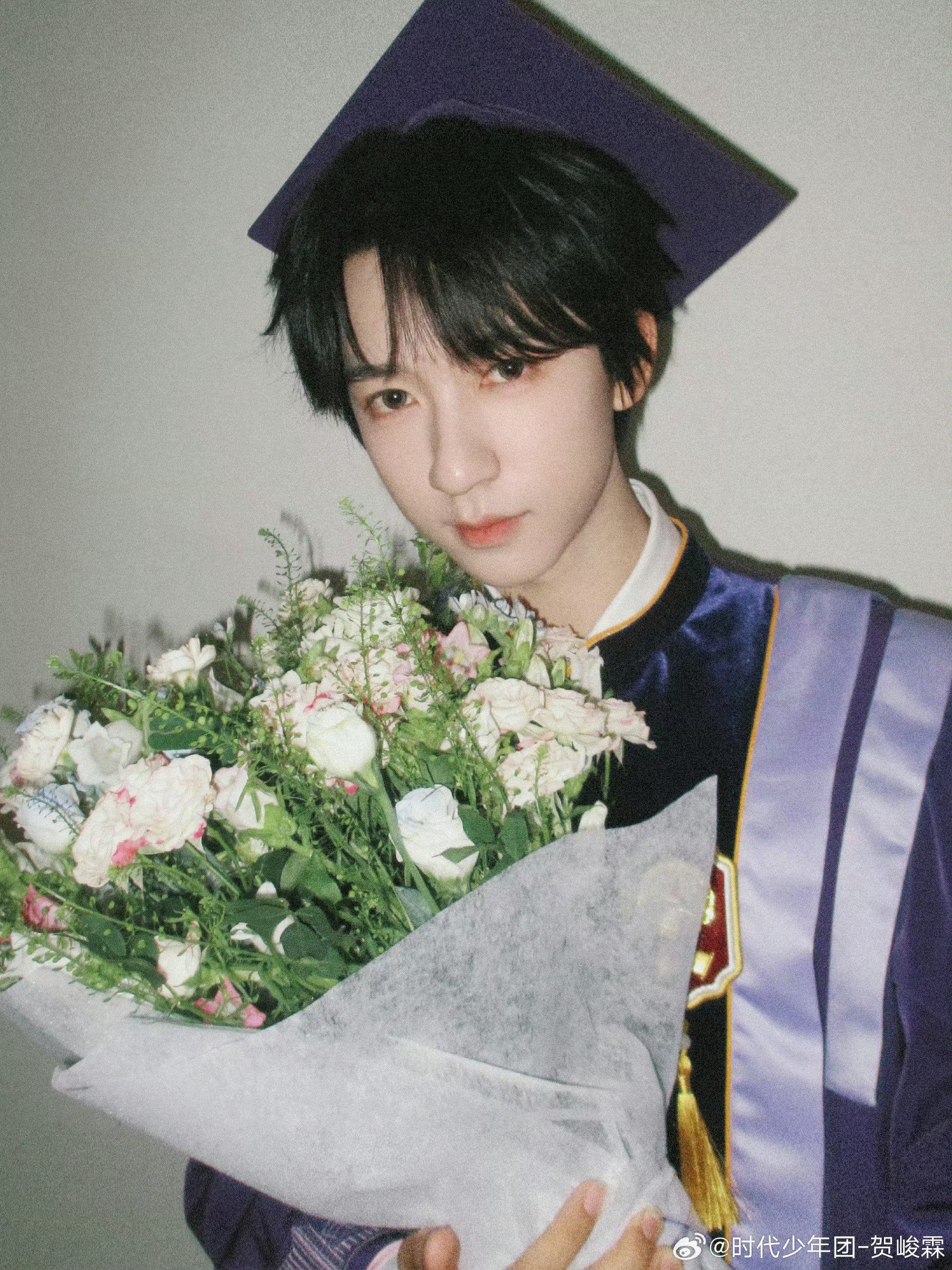 贺峻霖大学成绩贺峻霖的大学四年贺峻霖大学成绩平均学分绩点3.84，粉丝狠狠骄傲