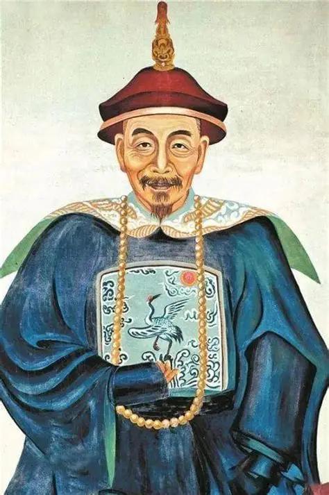 康熙替李光地补上八千两，补的不是人情是体统康熙年间，素有清名的李光地遭到
