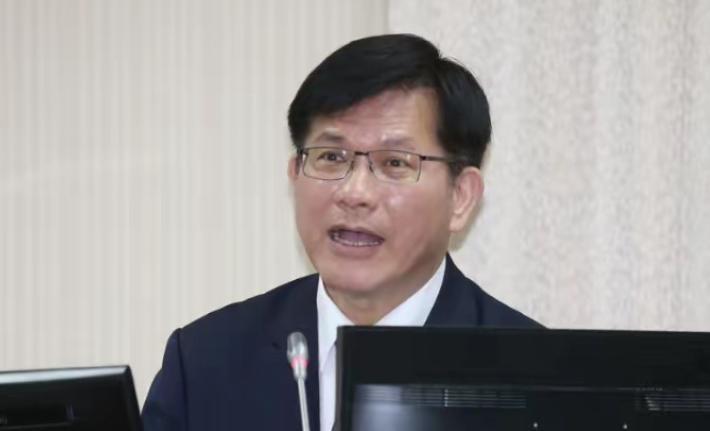 没想到中方出手这么重。美方允许台当局外事部门负责人林佳龙在联合国大会期间窜访纽约