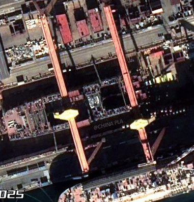 卫星曝光004核航母进度，外媒惊叹速度惊人：中方科技实力迅猛！最近，一组由商业遥