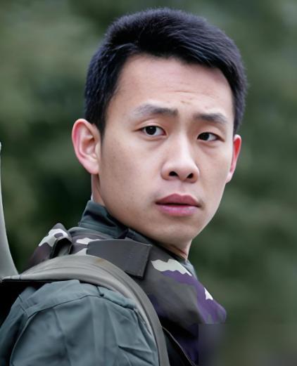 2004年，张译请一个钟点工，离开后发现钱被偷了，钟点工还不承认，张译只能报警。