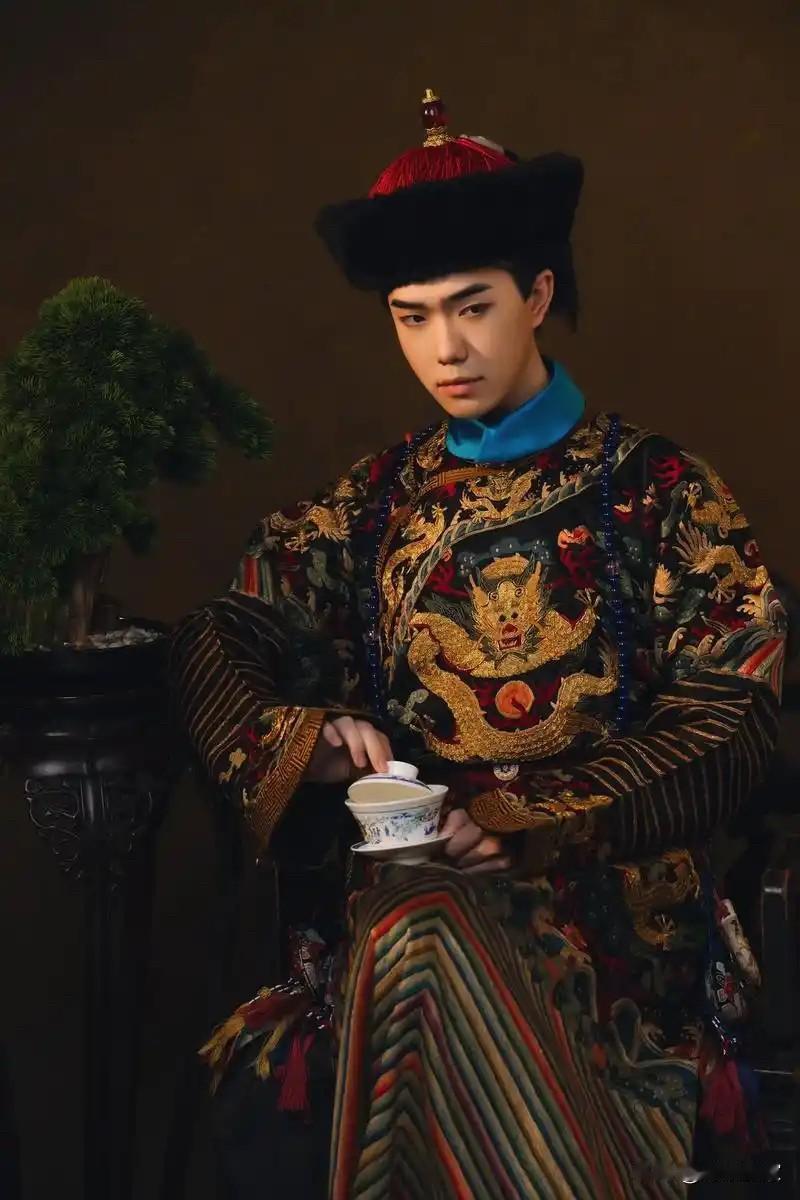 清朝乾隆年间，定远县有个名叫曾阳的富室子弟，自幼受尽溺爱，养出一身纨绔习气。长大