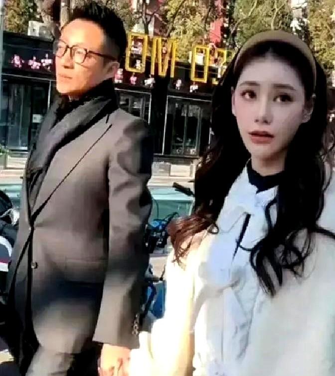 马筱梅这后妈，当得真清醒！直播时一堆人喊着看小玥儿，她直接拒绝，连个背影都不