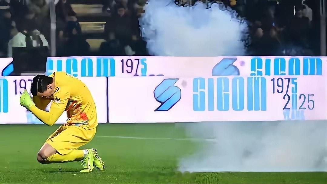 一颗老鼠屎险些坏了一锅粥！意甲第23轮，国际米兰客场2:0战胜克雷莫纳。比赛过程