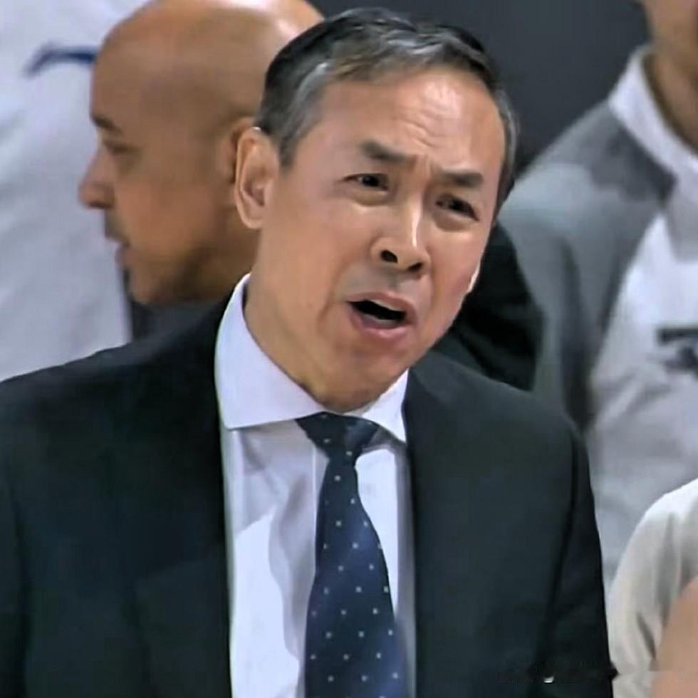 辽宁男篮输一场常规赛太正常了，深圳送给北京首钢两连败，谁能想得到，剧本也是对方外