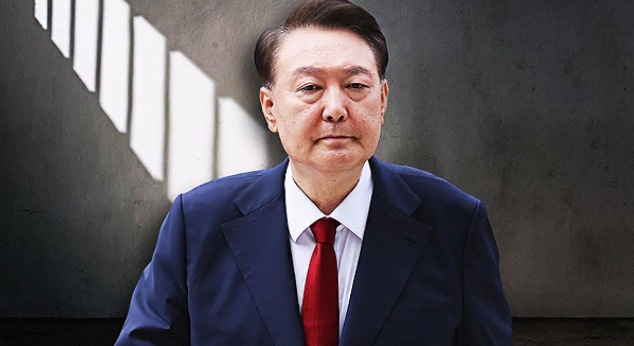 “躺平获胜”的尹锡悦是胜利还是失败？今天执行逮捕“法律界前辈”尹锡悦的都是后